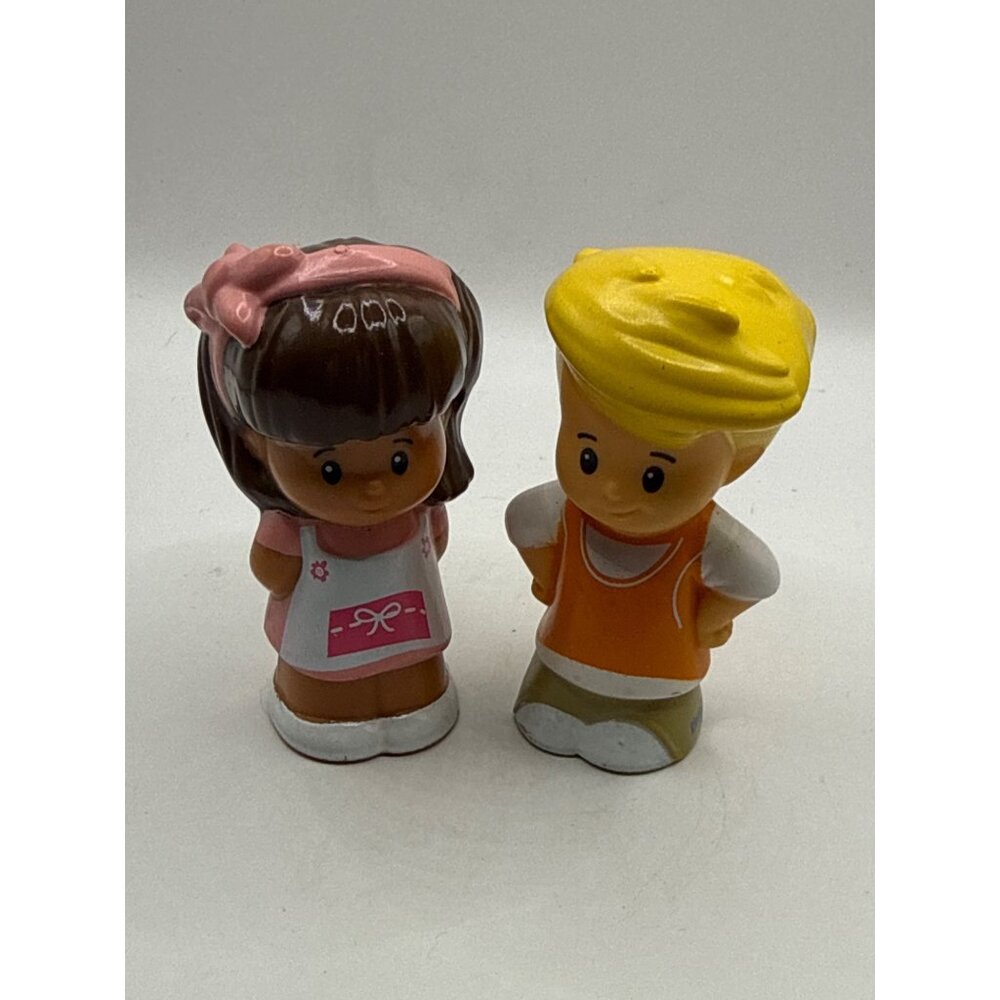Fisher Price Little People Mia and Eddie Action Figure Toys School Helpers